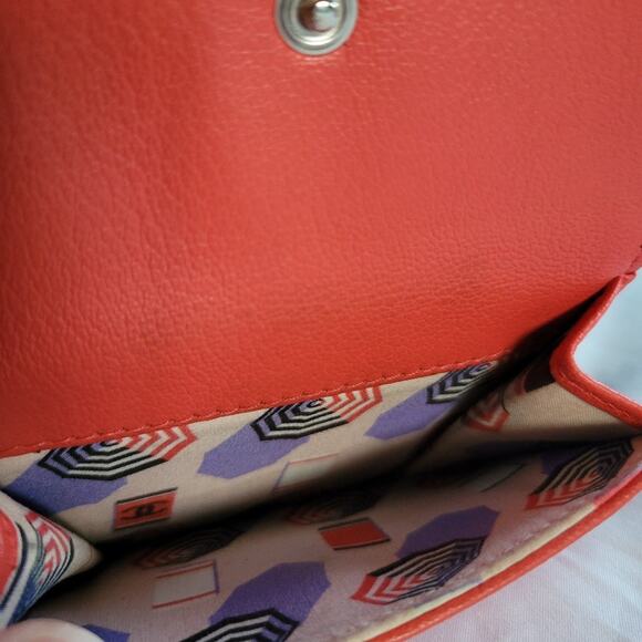 Rare Chanel Limited Edition Coco Mark Lucky Umbrella Compact Wallet Red - Picture 8 of 12
